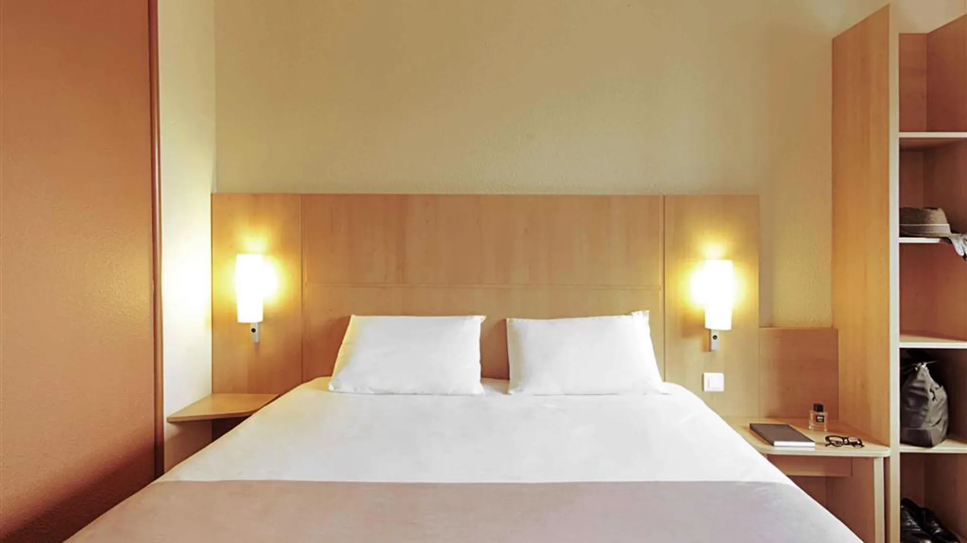 Ibis Ornano Montmartre Nord 18eme Hotel 3*
