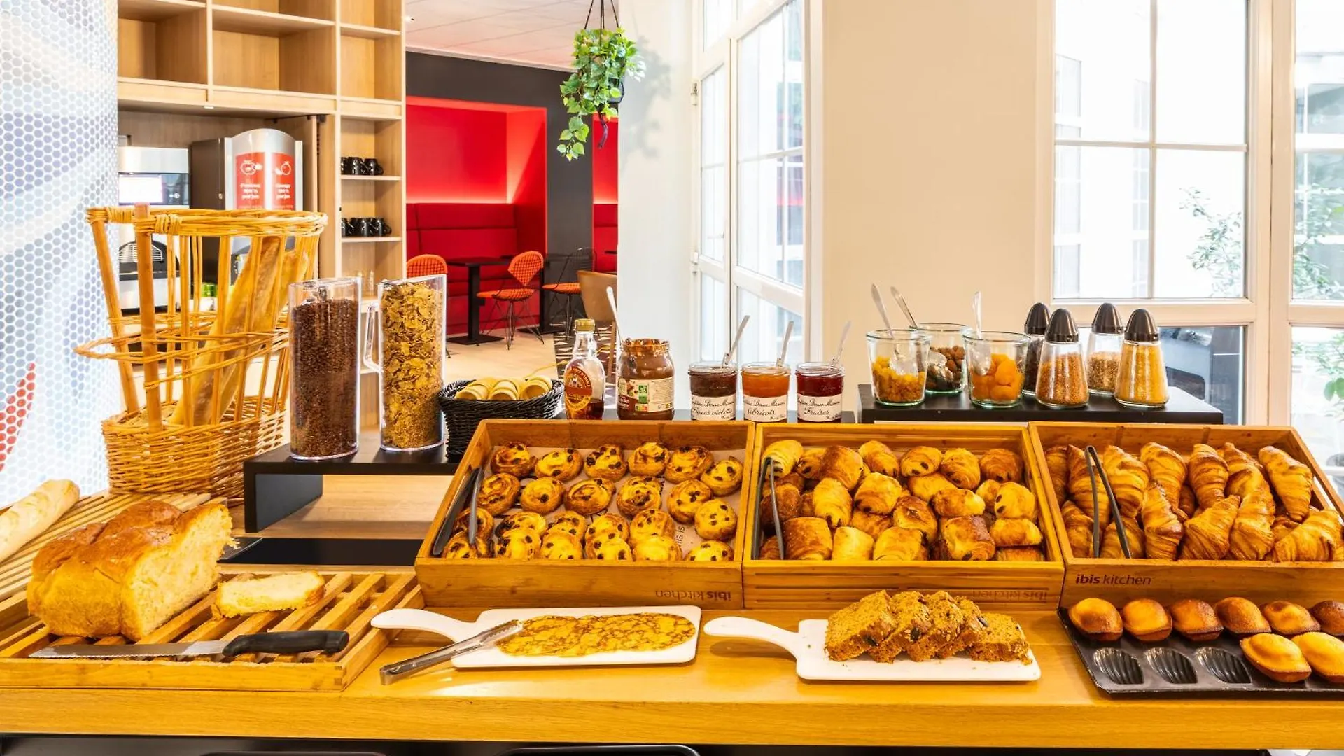 Ibis Ornano Montmartre Nord 18eme Hotel 3*
