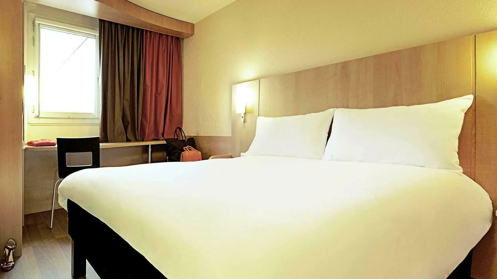 Hotel Ibis Ornano Montmartre Nord 18eme 3*