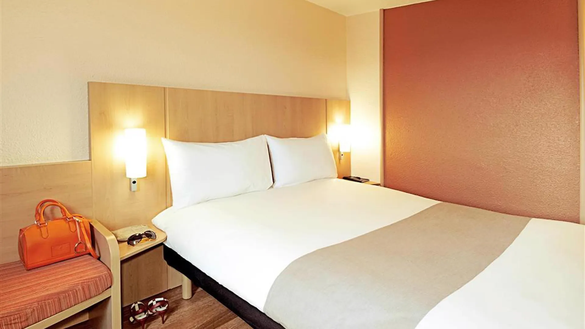 Ibis Ornano Montmartre Nord 18eme מלון