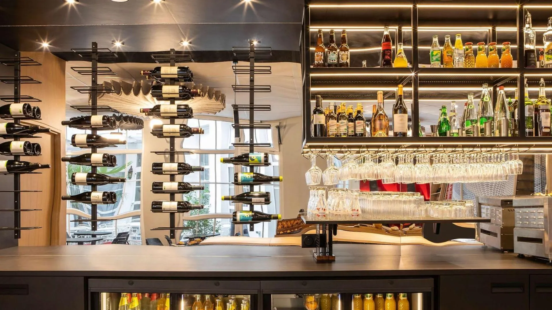 Ibis Ornano Montmartre Nord 18eme 3*
