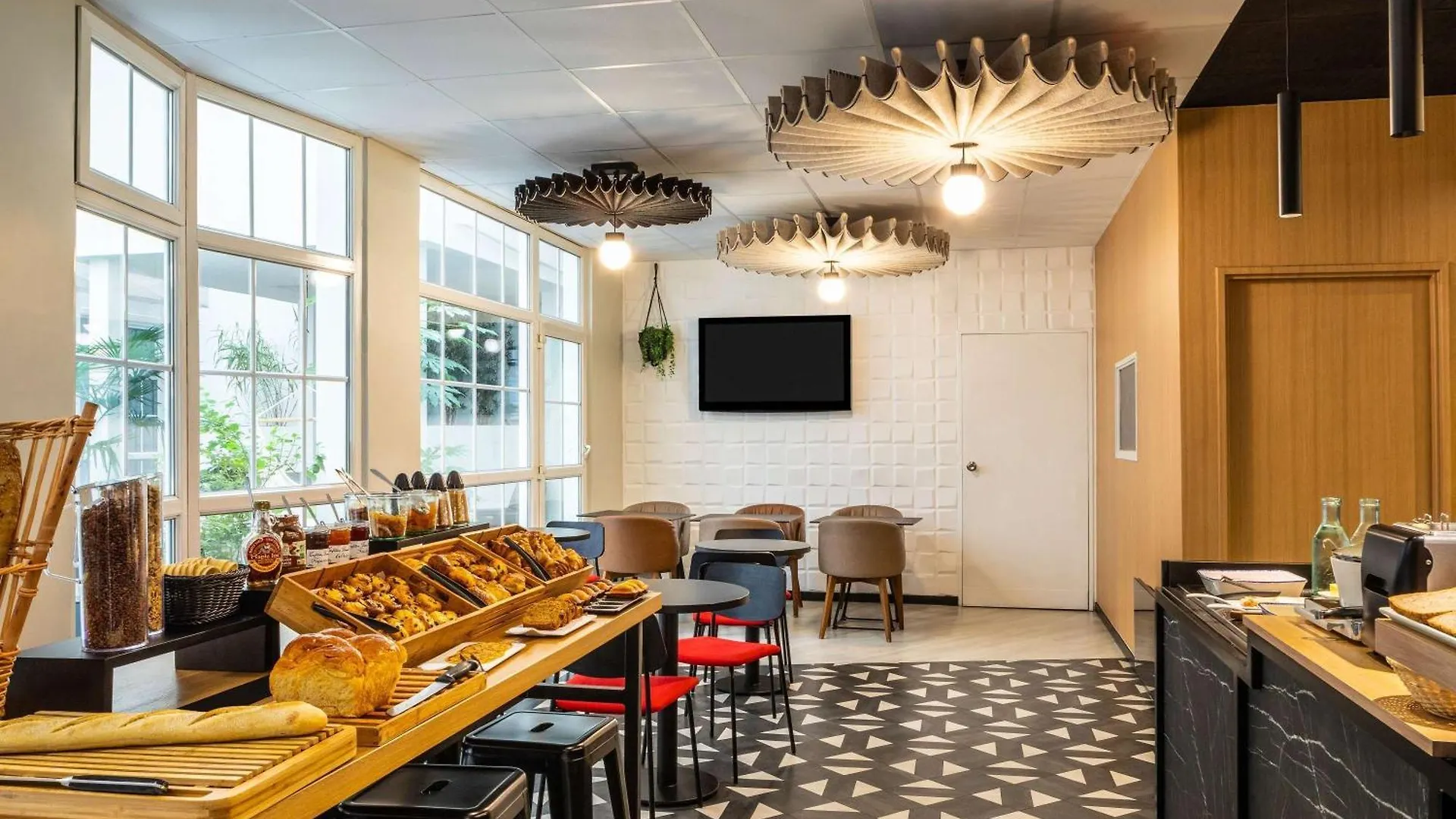 Hotel Ibis Ornano Montmartre Nord 18eme Paris
