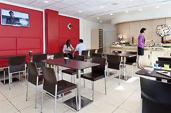 Ibis Ornano Montmartre Nord 18eme מלון