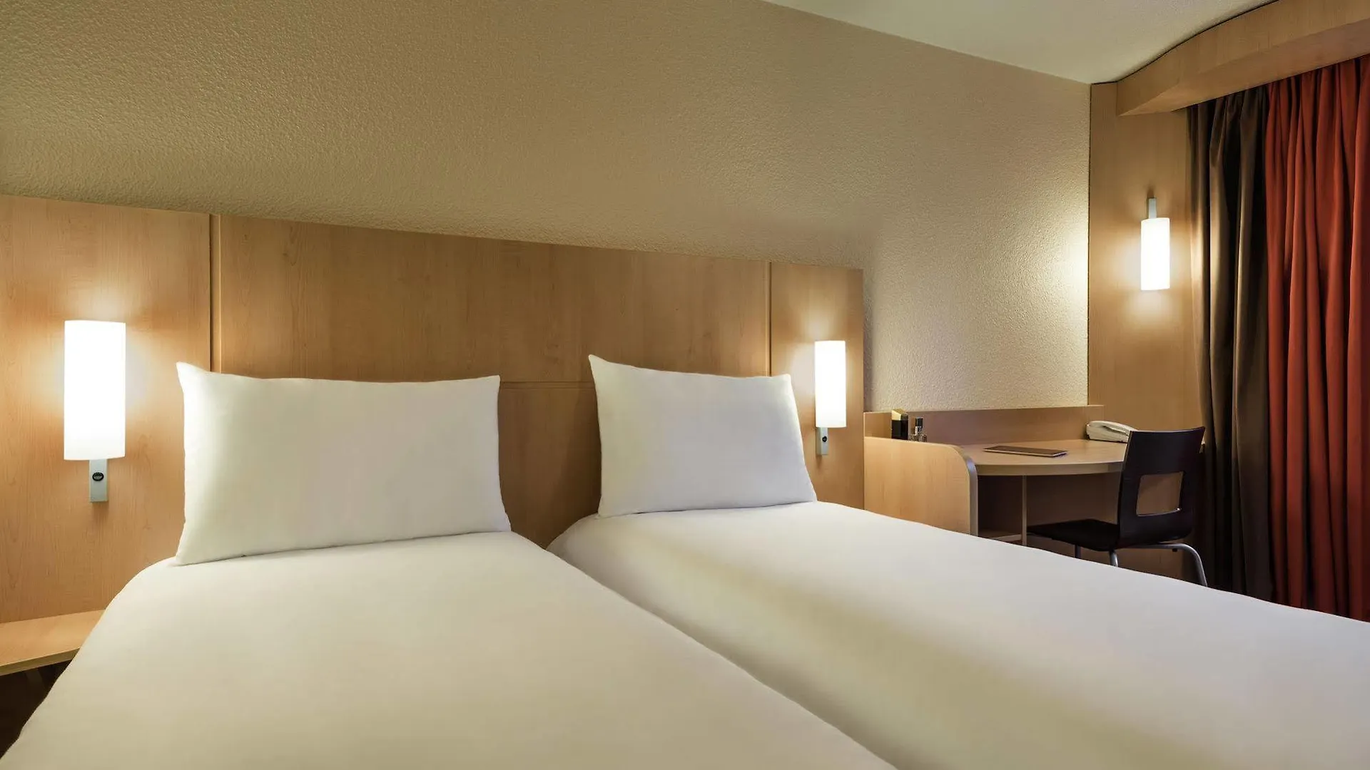 Hotel Ibis Ornano Montmartre Nord 18eme